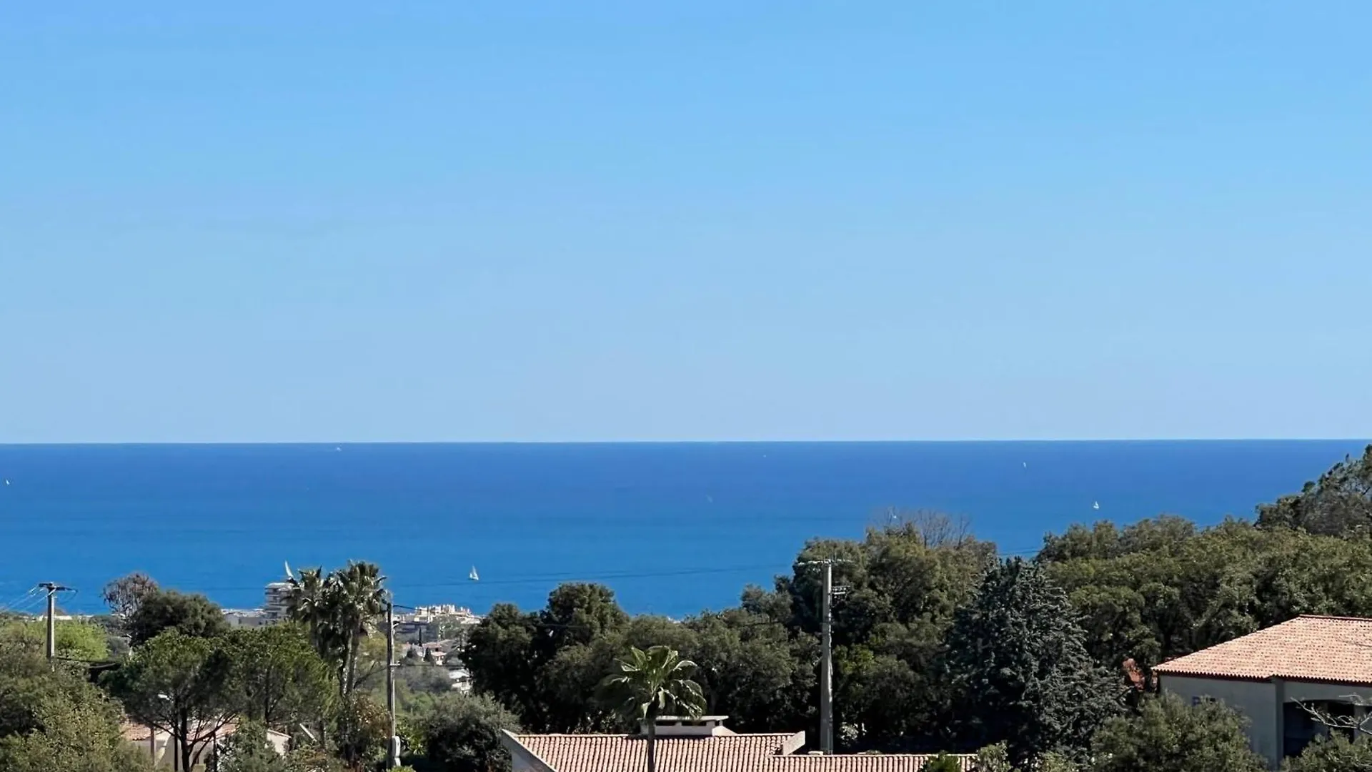 Holiday home Maison Dans Residence Avec Piscine Et Tennis Antibes