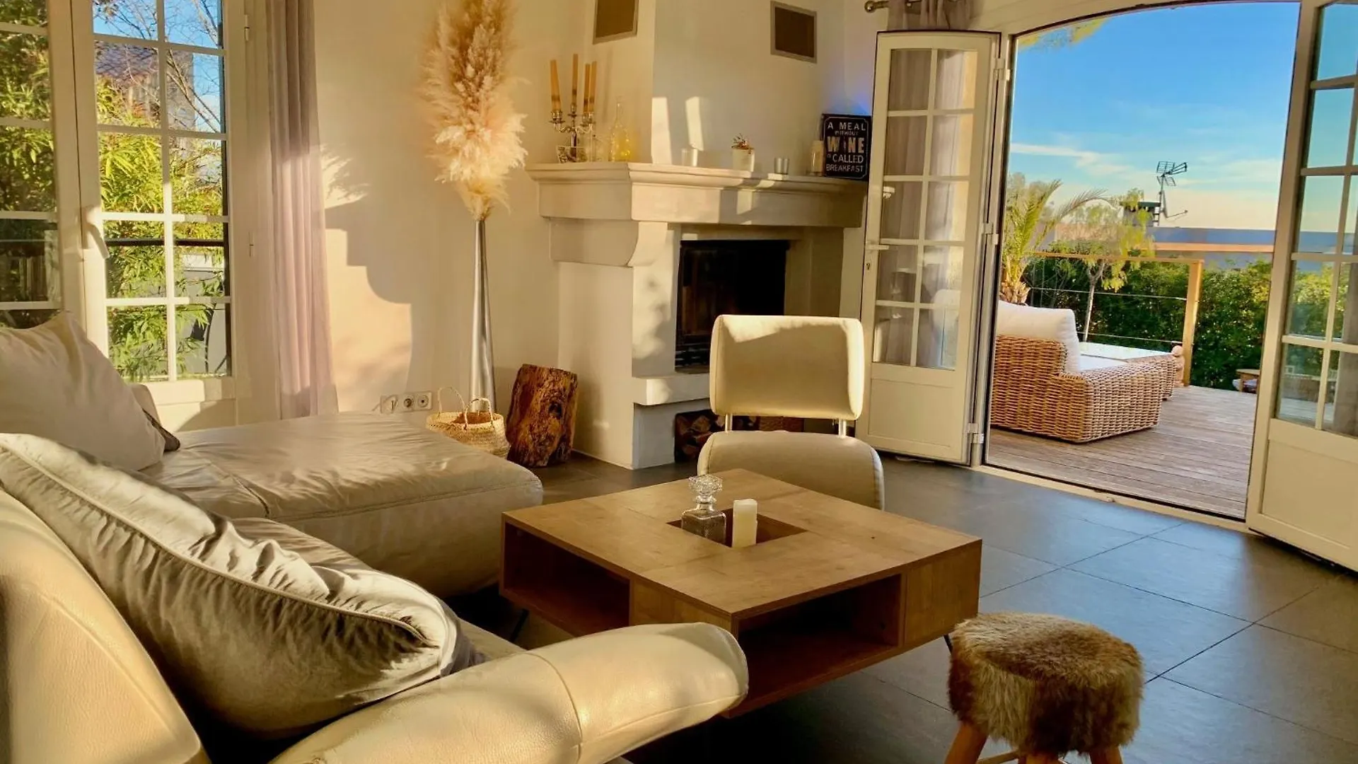 Holiday home Maison Dans Residence Avec Piscine Et Tennis Antibes
