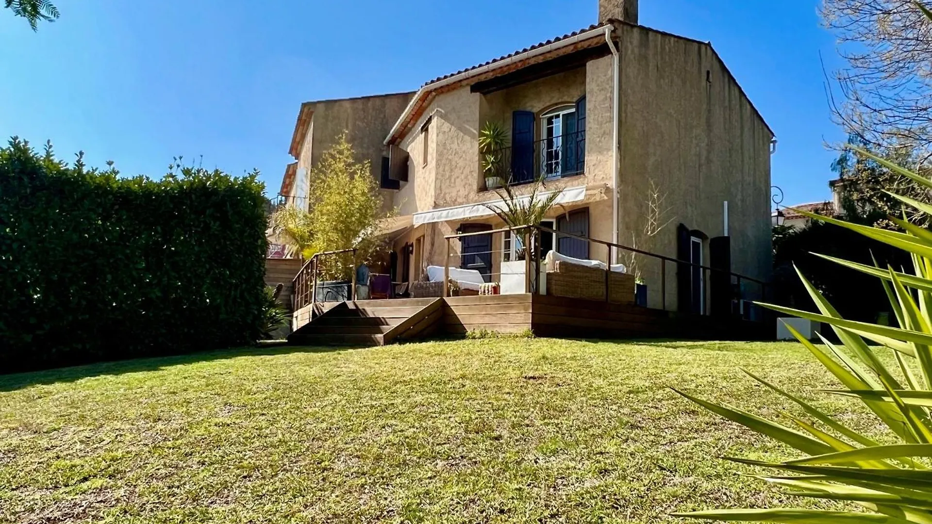 Maison Dans Residence Avec Piscine Et Tennis Antibes Holiday home
